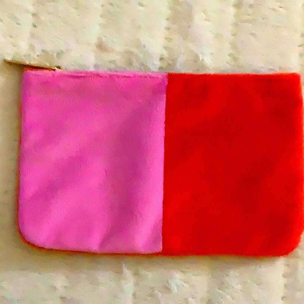 NWOT Ipsy “Horray” medium size makeUP Bag Pink & Orange.